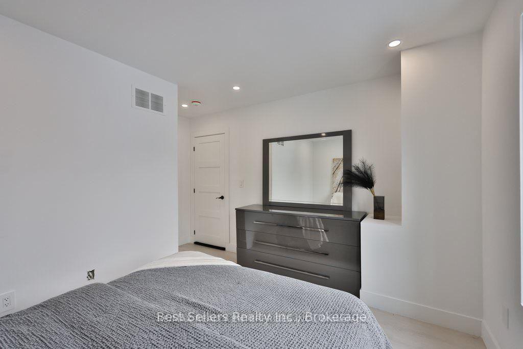 Photo 5 of Unit 2A, 172 Royal York Road, Etobicoke, Mimico — HOMEH