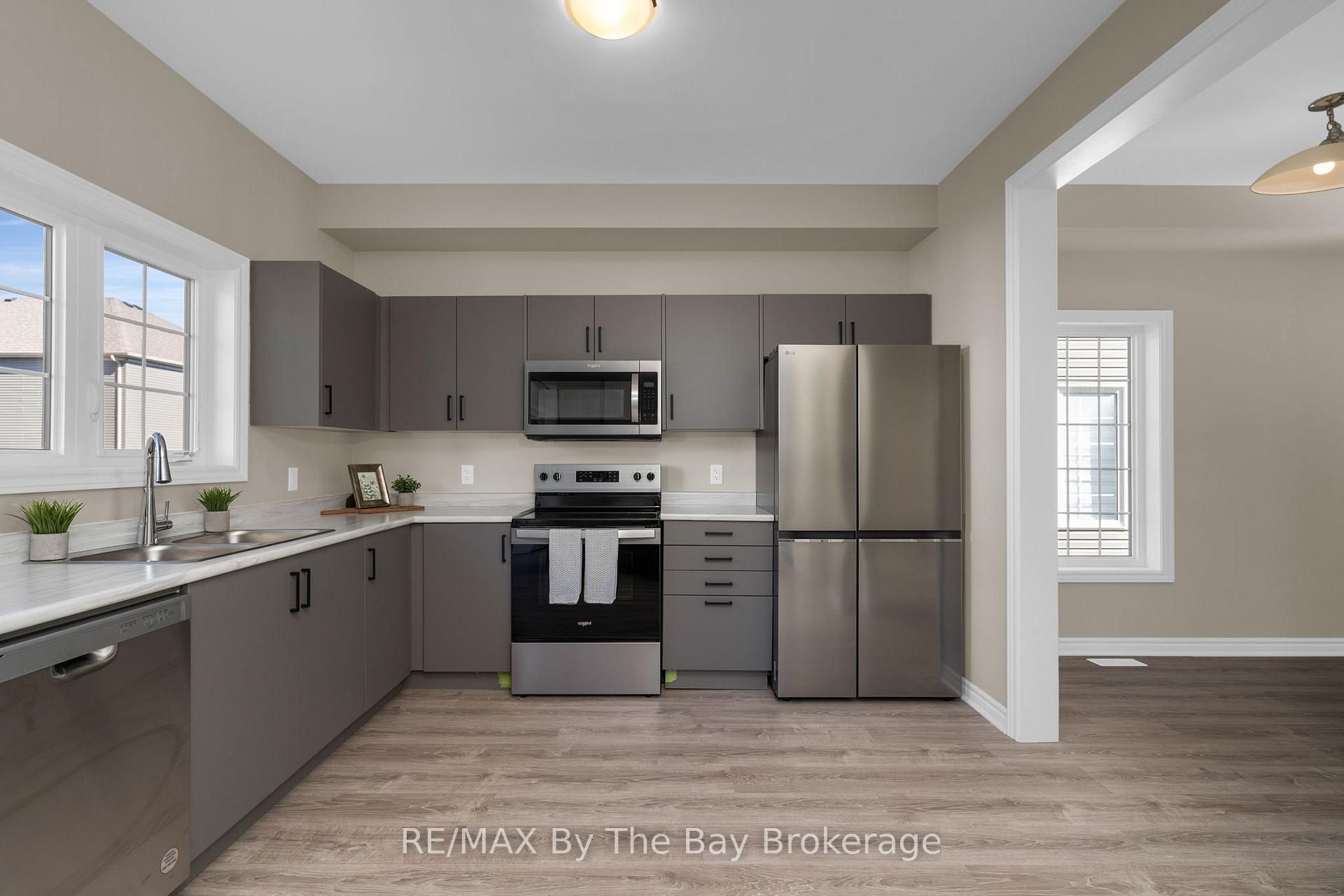 Photo 10 of 214 Cubitt Street, Clearview, Stayner — HOMEH