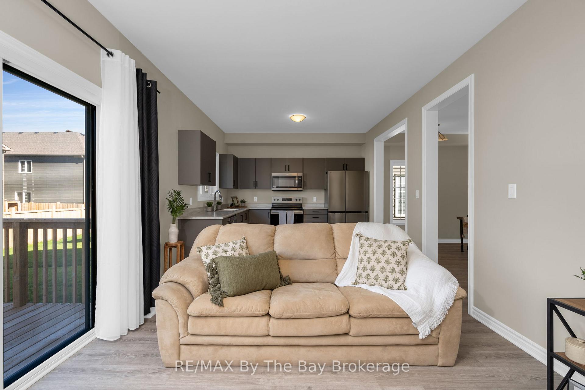 Photo 15 of 214 Cubitt Street, Clearview, Stayner — HOMEH