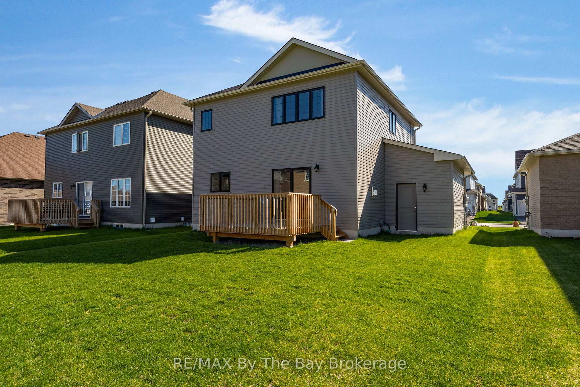Photo 33 of 214 Cubitt Street, Clearview, Stayner — HOMEH