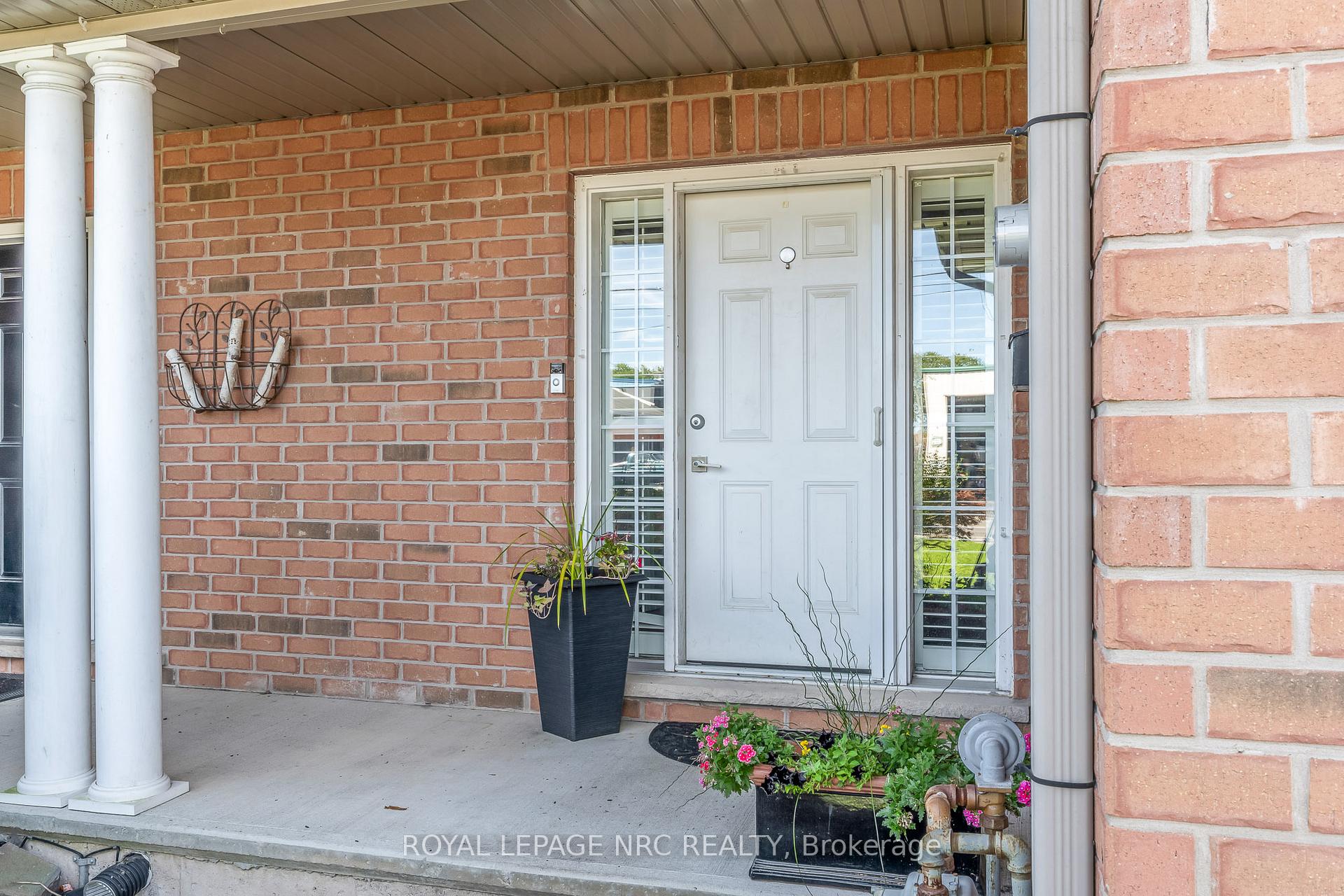 Photo 2 of 31 Thorold Road E, Welland, Prince Charles — HOMEH