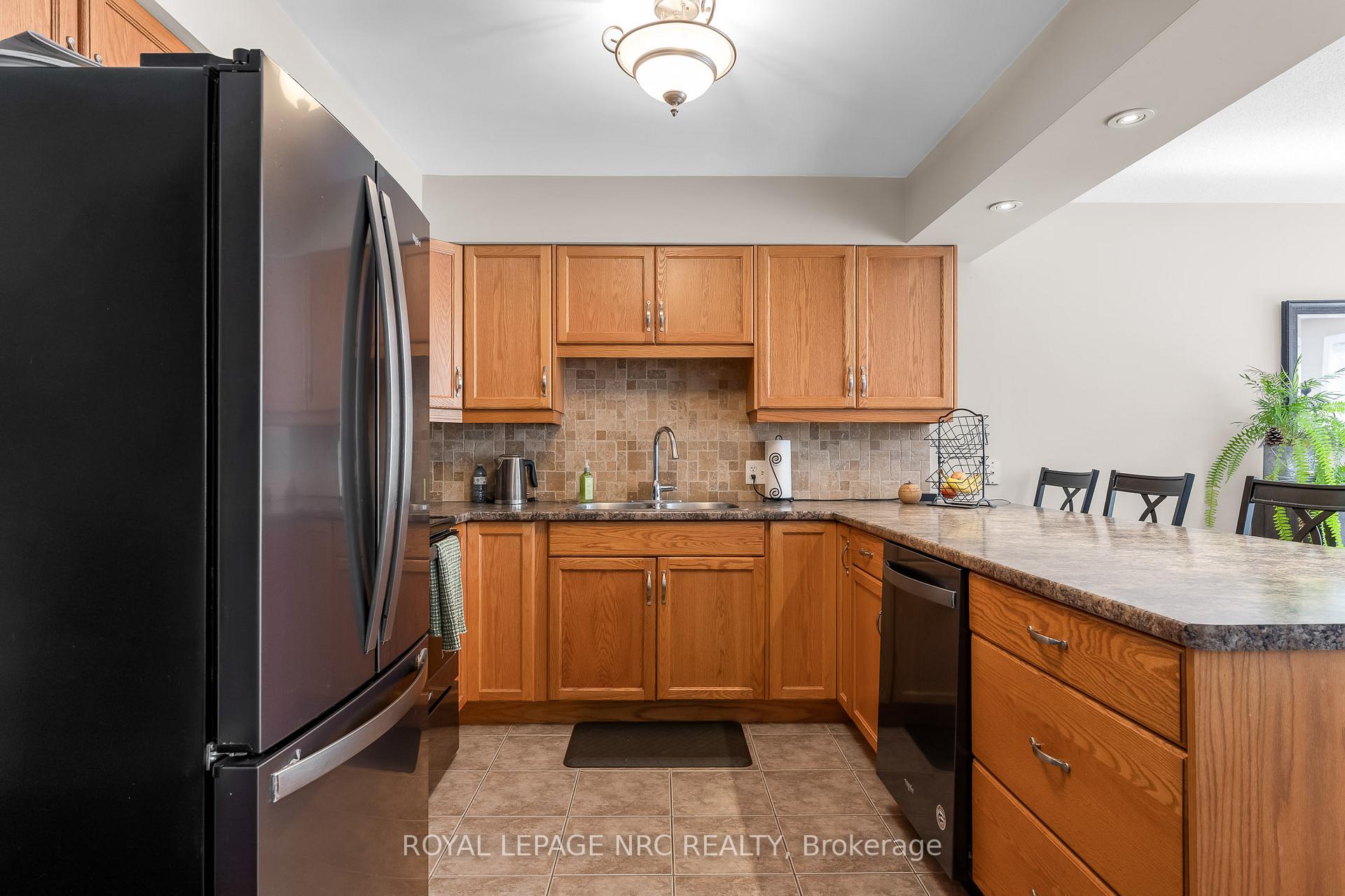 Photo 8 of 31 Thorold Road E, Welland, Prince Charles — HOMEH