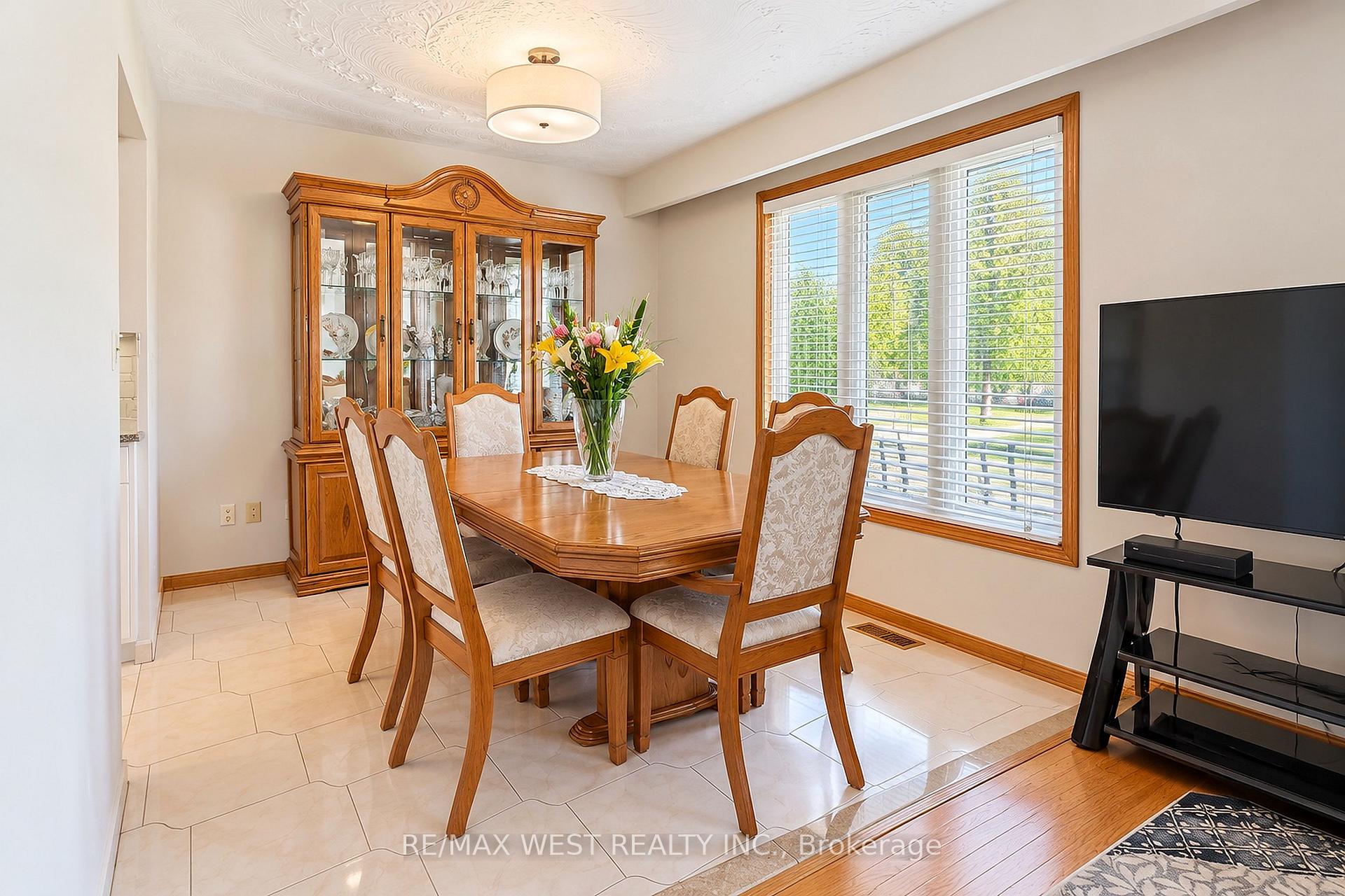 Photo 5 of 34 Glen Castle Drive, Hamilton, Stoney Creek — HOMEH