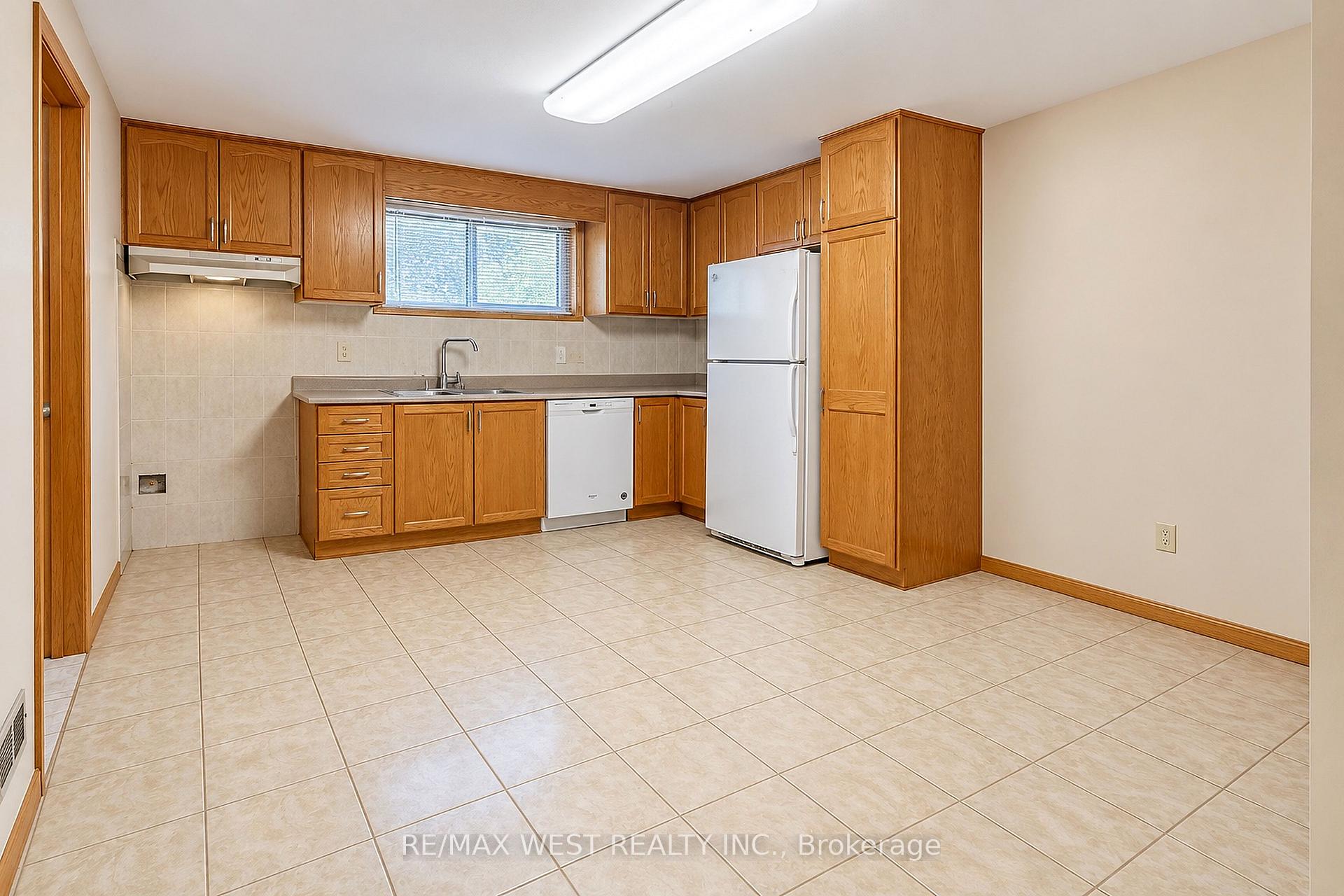 Photo 17 of 34 Glen Castle Drive, Hamilton, Stoney Creek — HOMEH