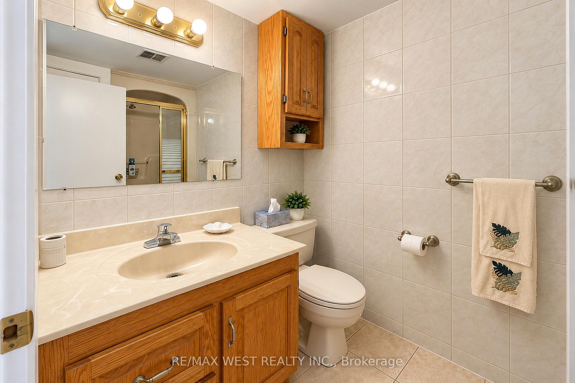 Photo 20 of 34 Glen Castle Drive, Hamilton, Stoney Creek — HOMEH