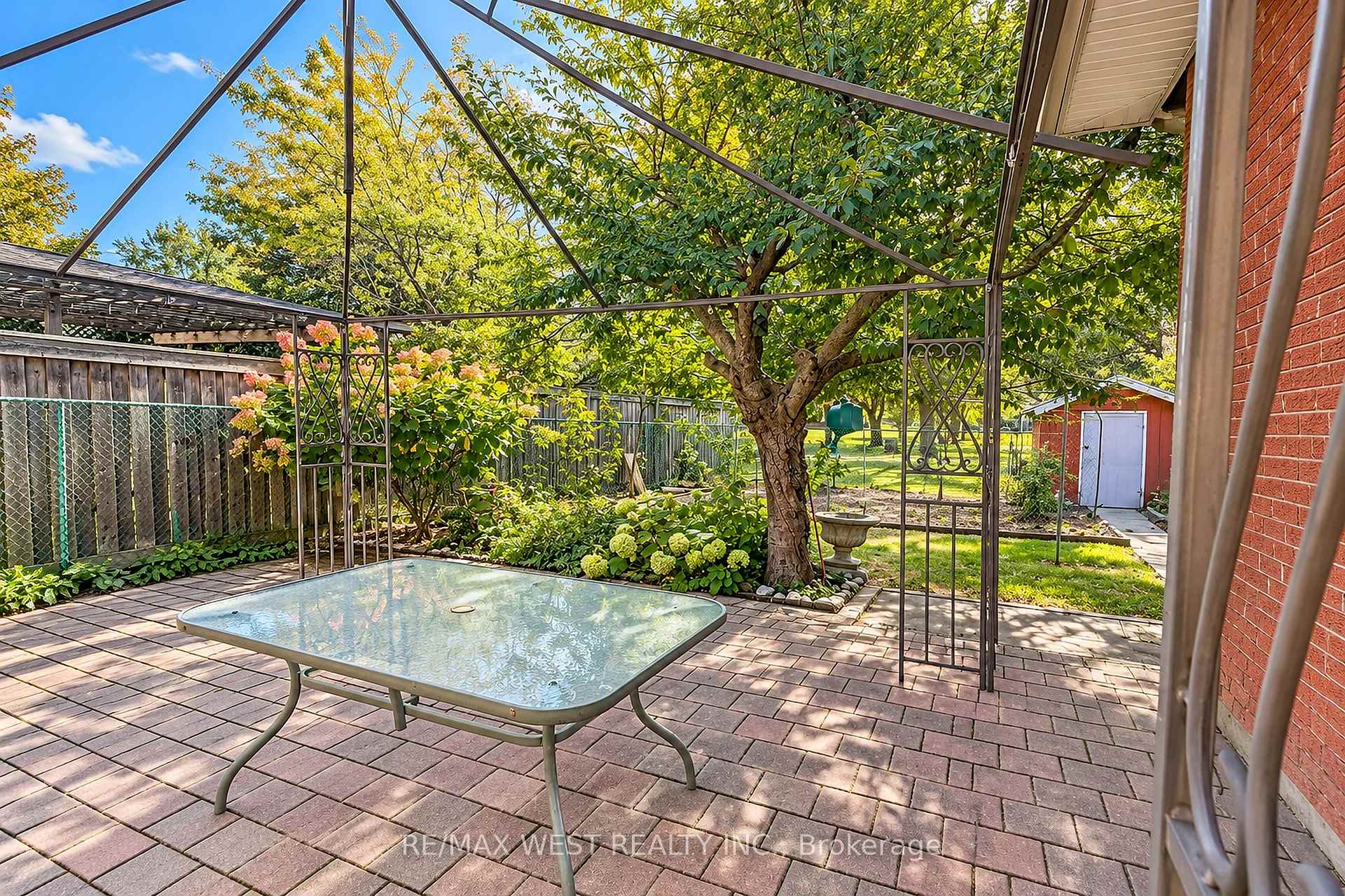 Photo 22 of 34 Glen Castle Drive, Hamilton, Stoney Creek — HOMEH