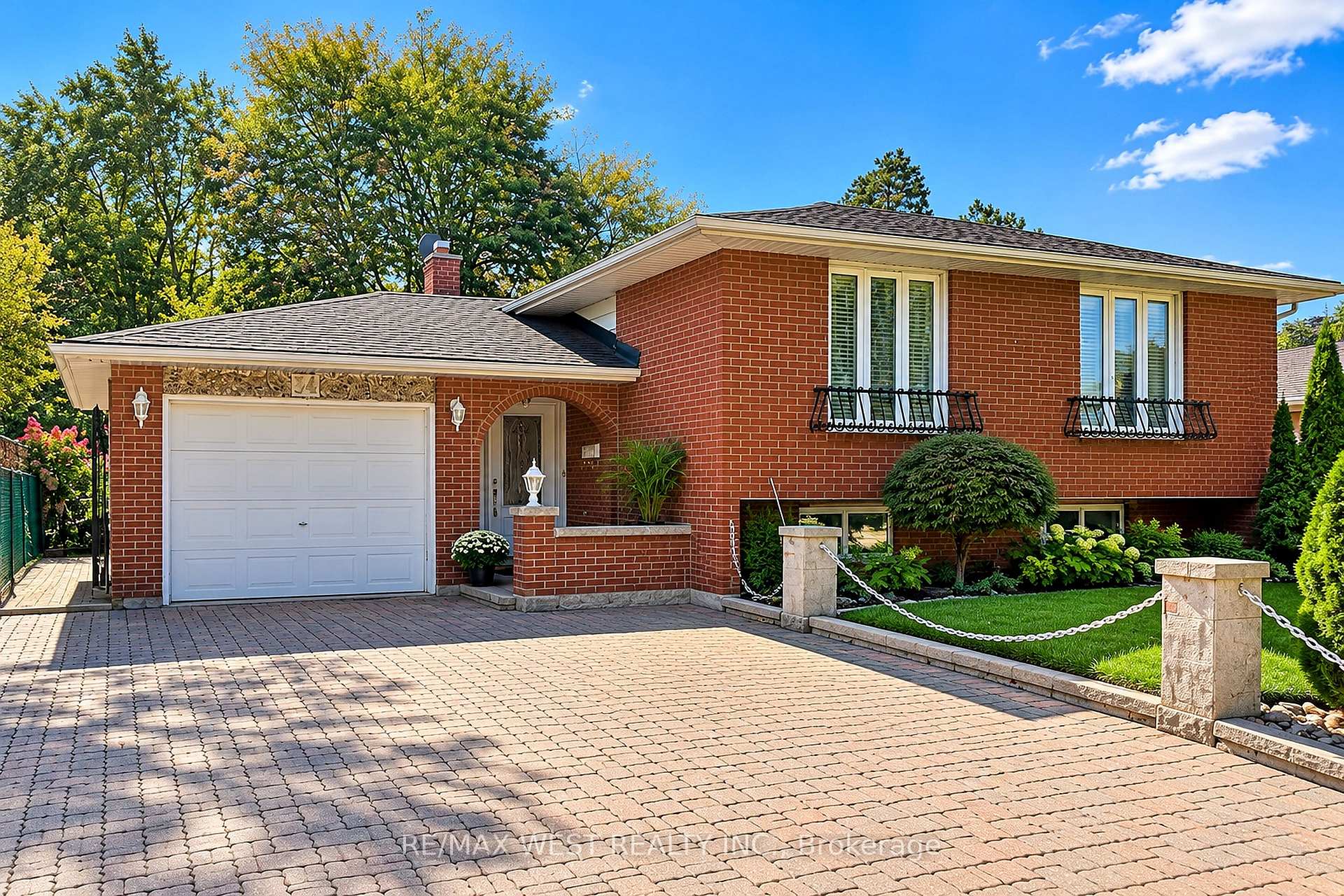 Photo 24 of 34 Glen Castle Drive, Hamilton, Stoney Creek — HOMEH