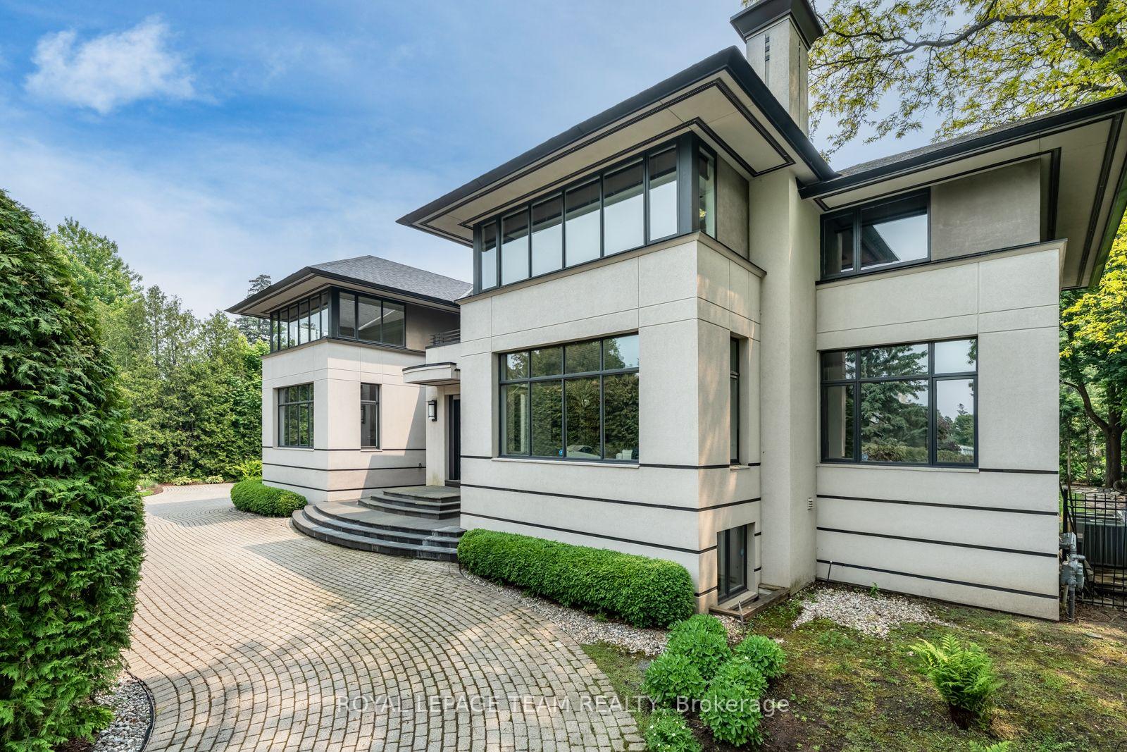 Photo of 725 Manor Avenue
