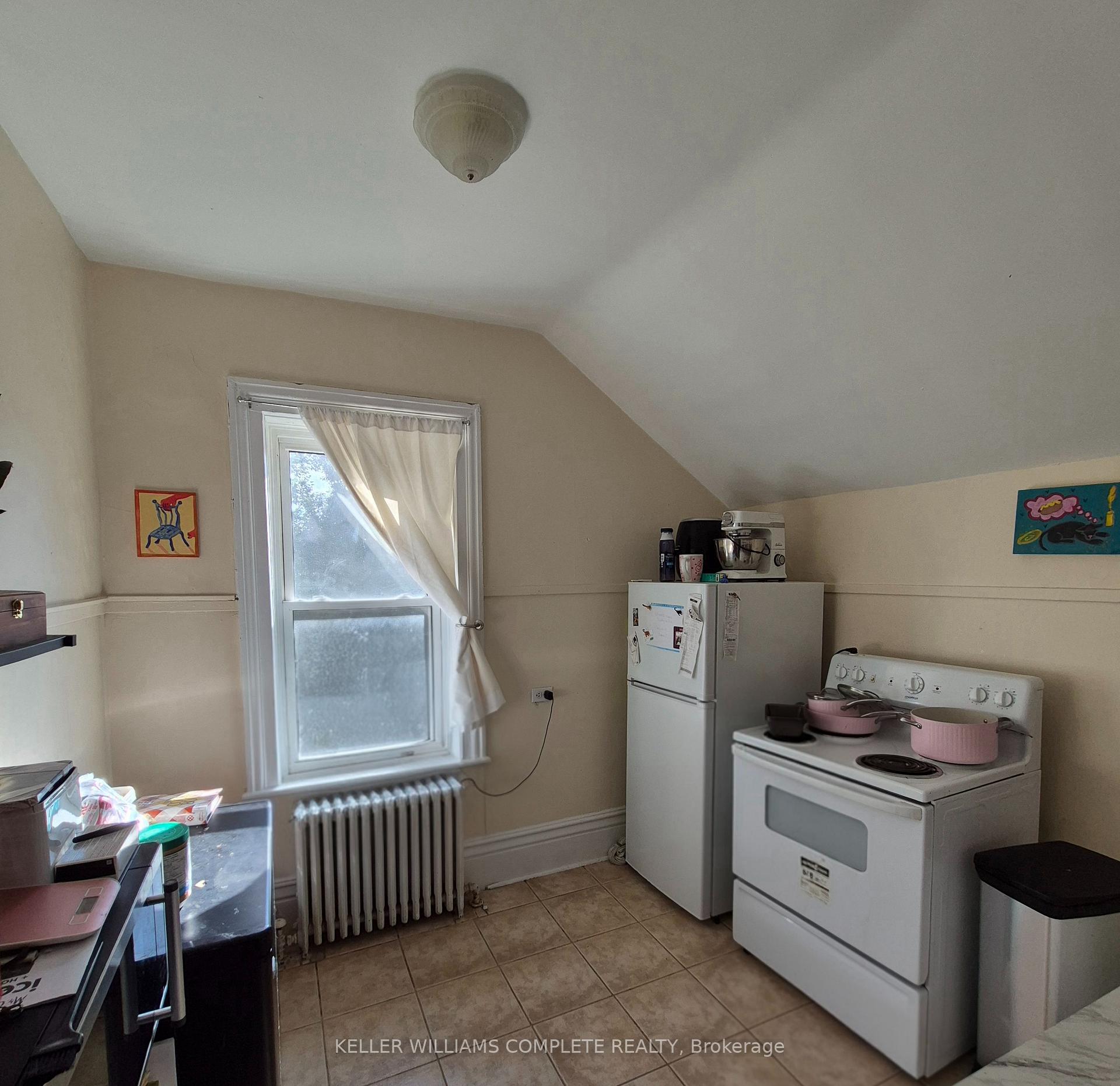Photo 21 of 20 Carleton Street N, Thorold, Thorold Downtown — HOMEH