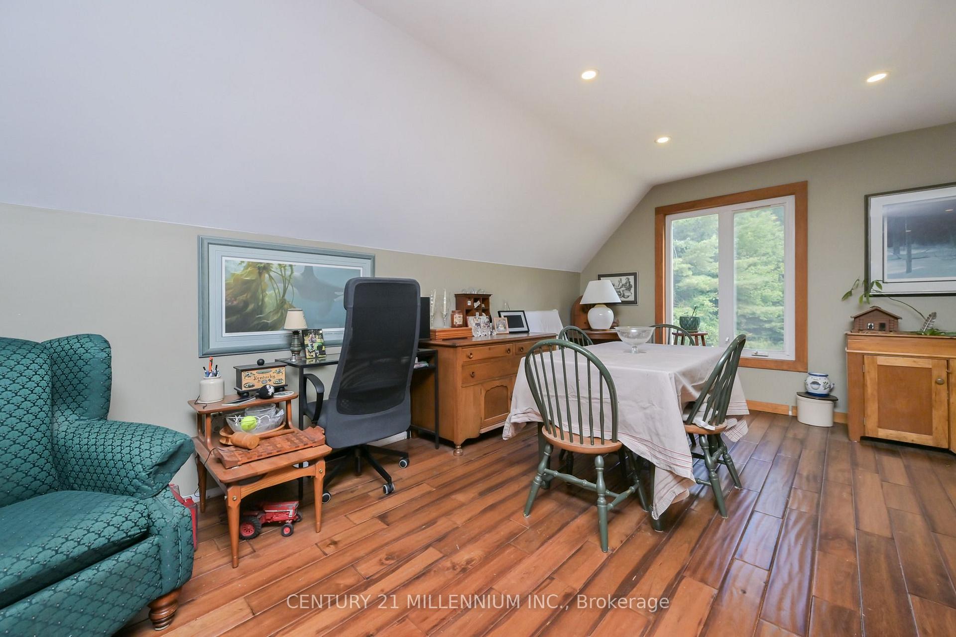 Photo 5 of 833542 4th Line Ehs, Mono, Rural Mono — HOMEH