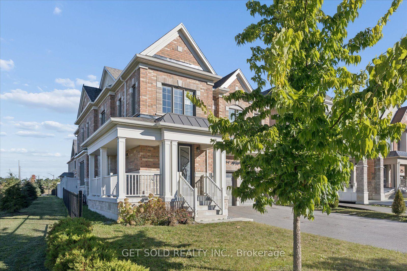 Photo 4 of 34 Huggins Drive, Whitby, Rural Whitby — HOMEH