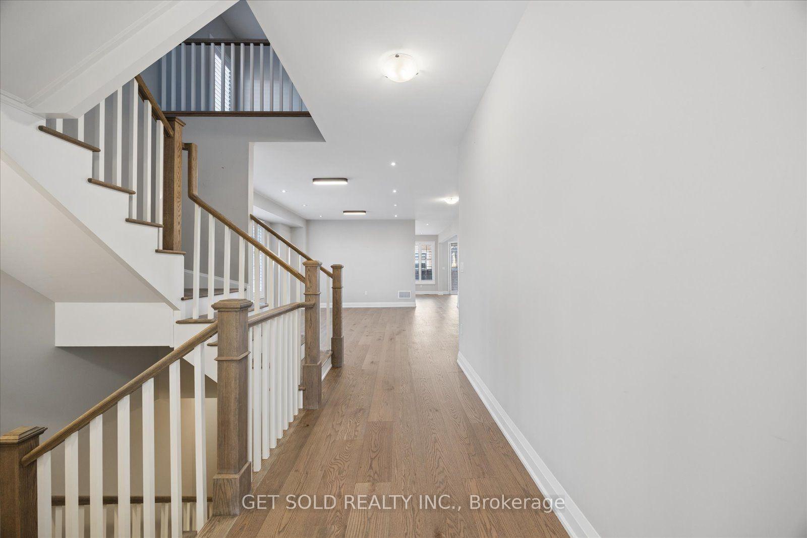 Photo 11 of 34 Huggins Drive, Whitby, Rural Whitby — HOMEH