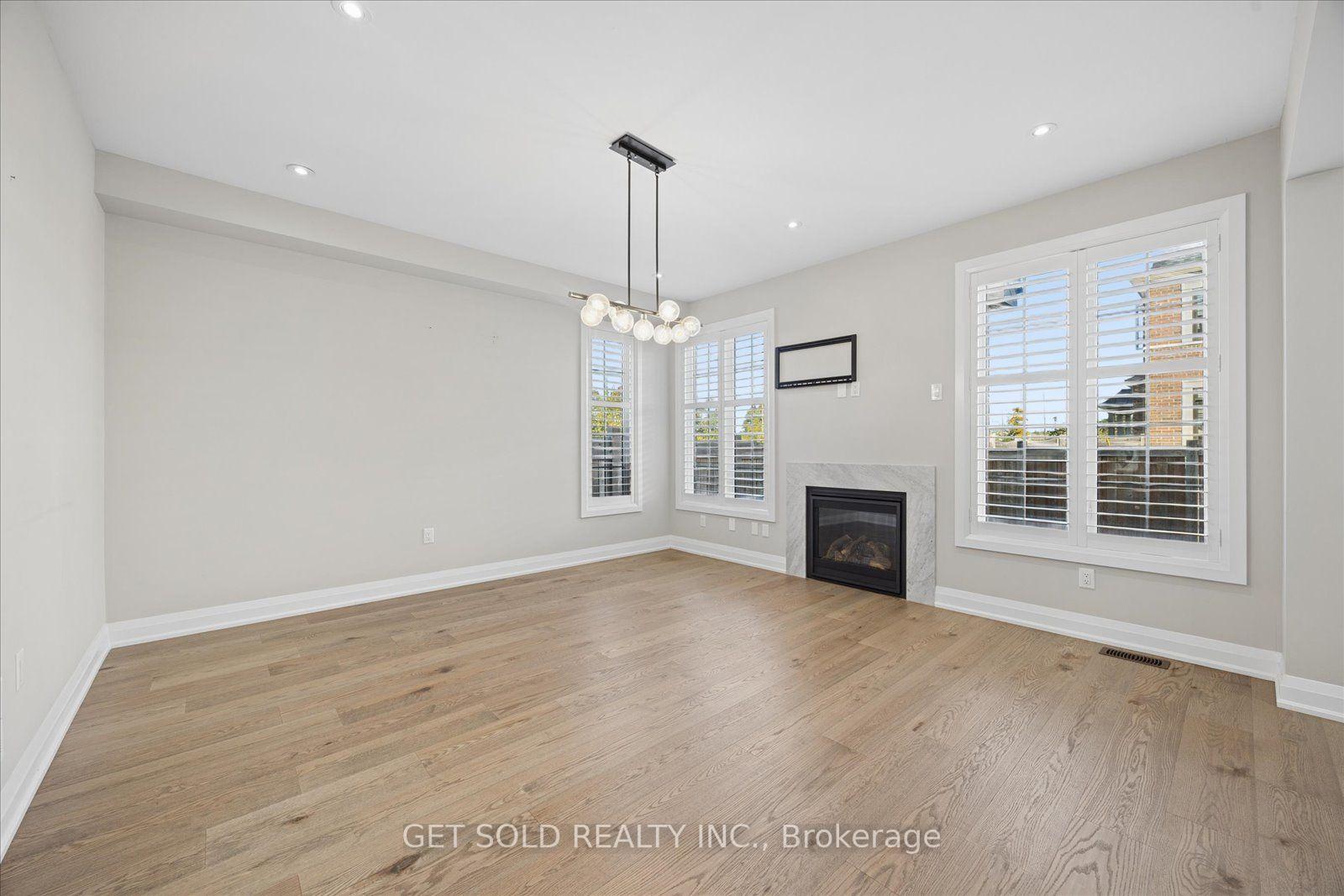 Photo 18 of 34 Huggins Drive, Whitby, Rural Whitby — HOMEH