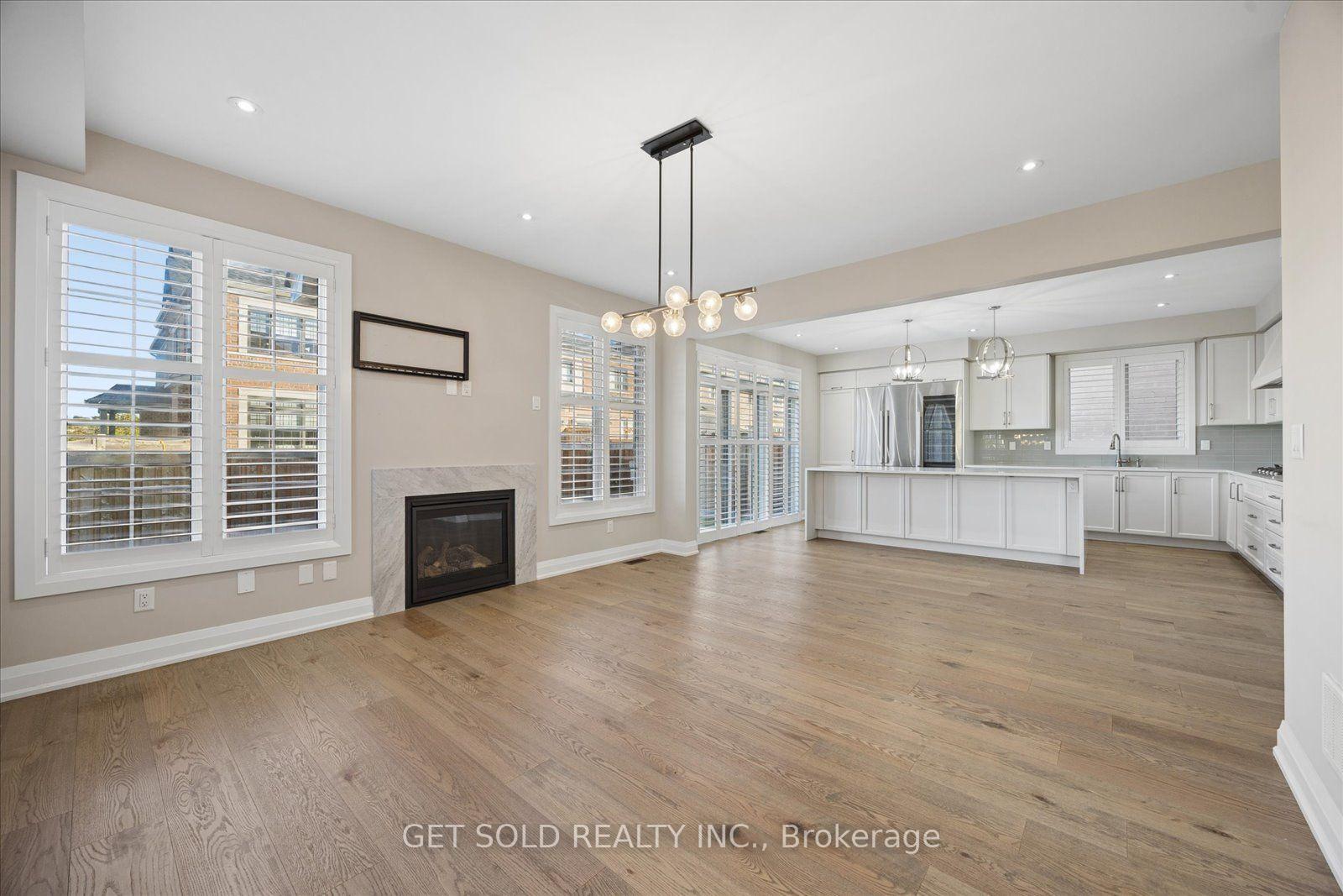 Photo 19 of 34 Huggins Drive, Whitby, Rural Whitby — HOMEH