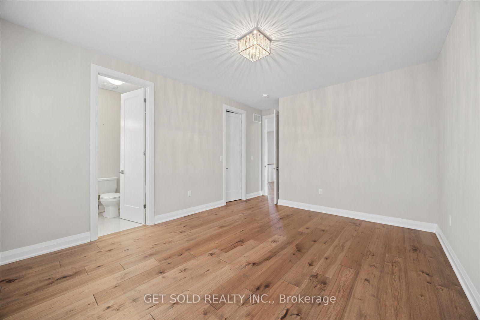 Photo 22 of 34 Huggins Drive, Whitby, Rural Whitby — HOMEH