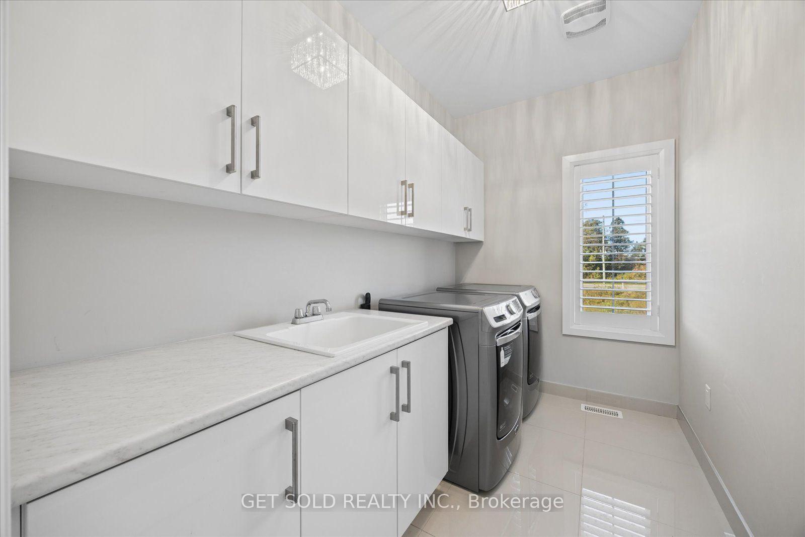 Photo 31 of 34 Huggins Drive, Whitby, Rural Whitby — HOMEH