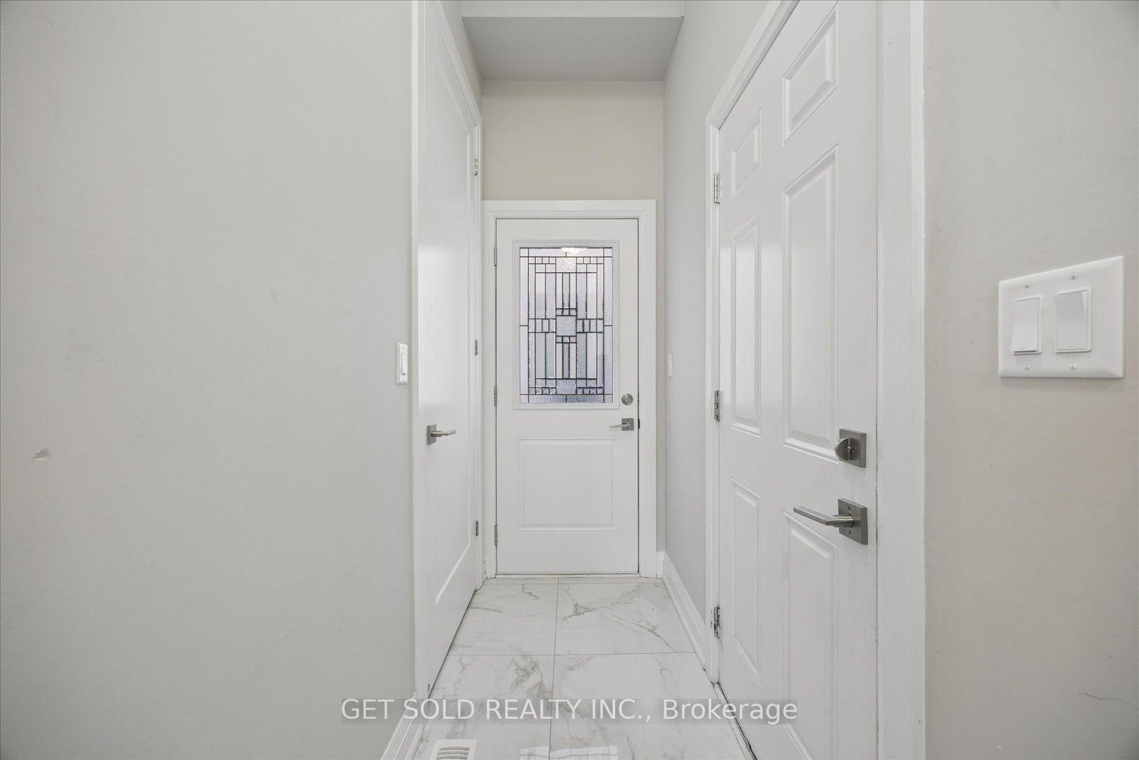 Photo 40 of 34 Huggins Drive, Whitby, Rural Whitby — HOMEH