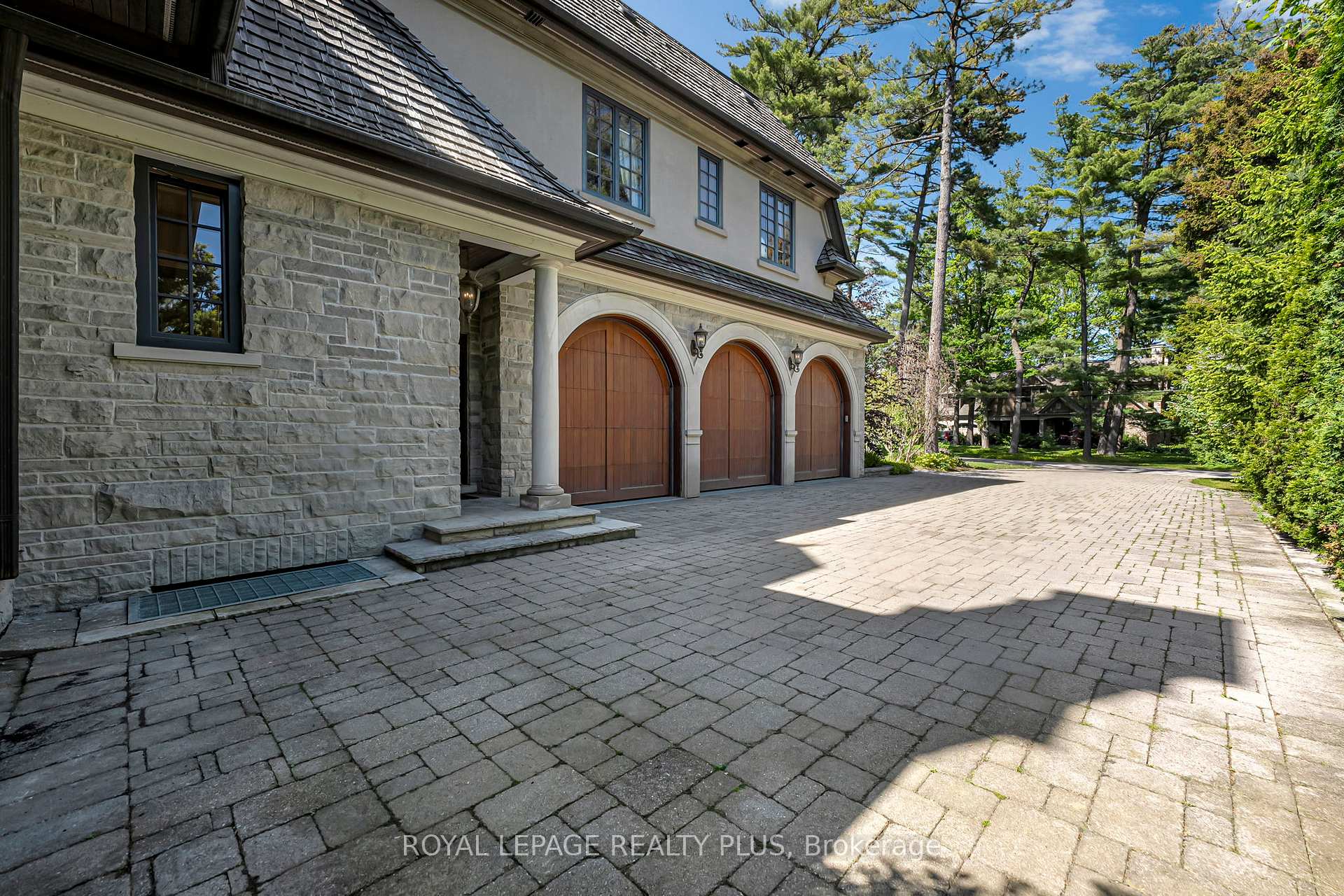 Photo 4 of 1476 Carmen Drive, Mississauga, Mineola — HOMEH