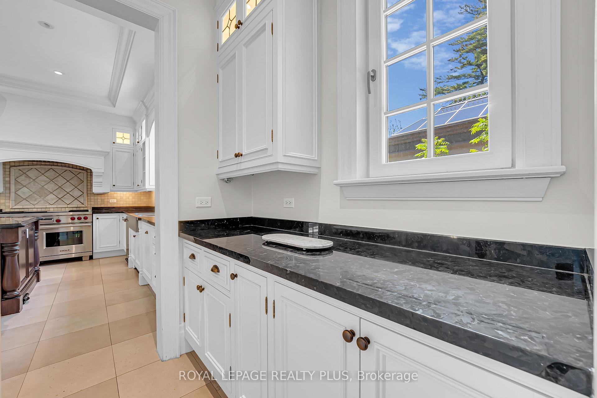 Photo 15 of 1476 Carmen Drive, Mississauga, Mineola — HOMEH