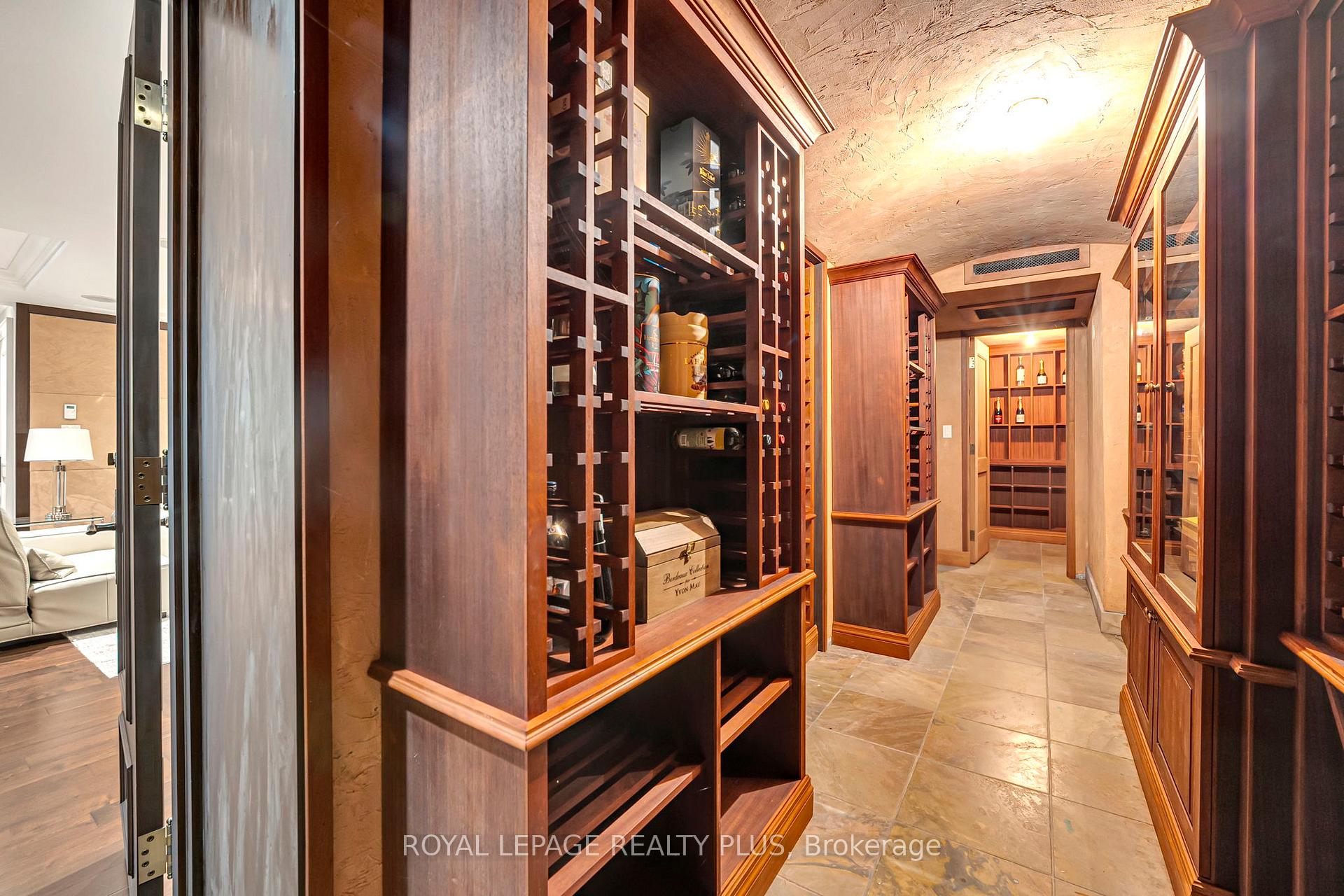Photo 35 of 1476 Carmen Drive, Mississauga, Mineola — HOMEH