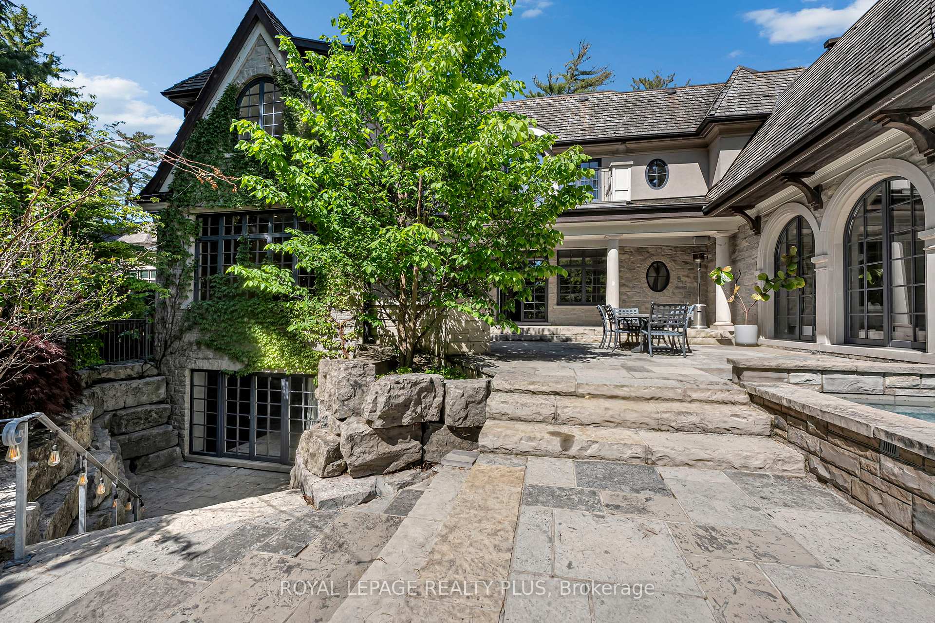 Photo 44 of 1476 Carmen Drive, Mississauga, Mineola — HOMEH