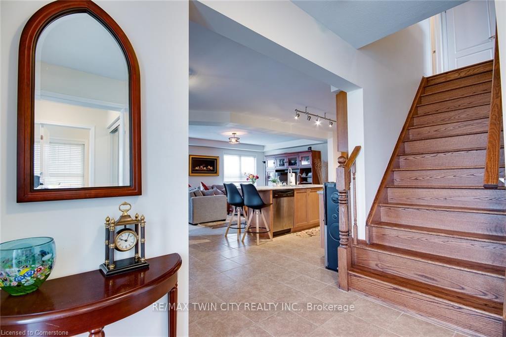 Photo 5 of 18 Blue Oak Street, Kitchener, Trussler — HOMEH