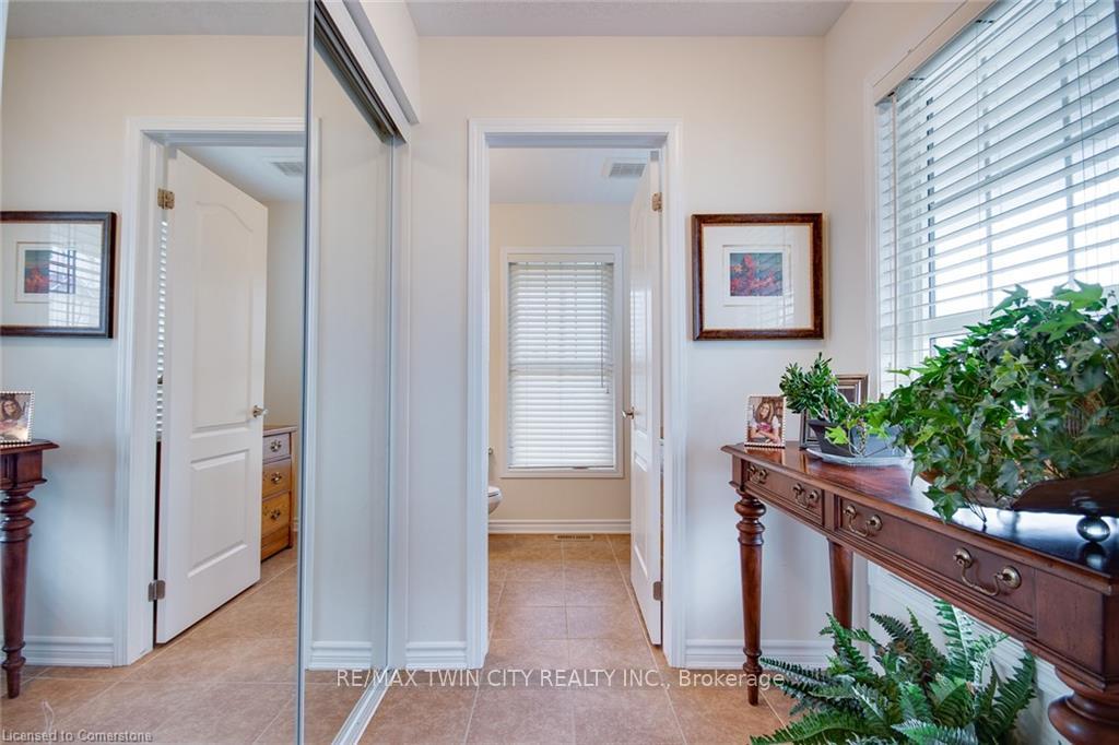 Photo 6 of 18 Blue Oak Street, Kitchener, Trussler — HOMEH