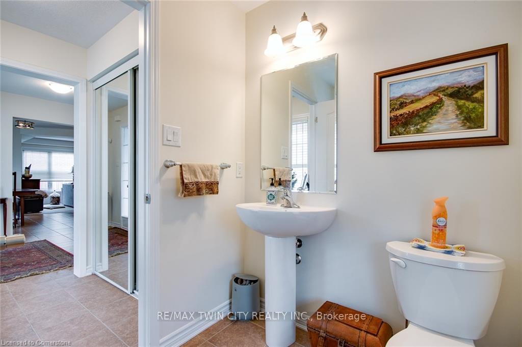 Photo 8 of 18 Blue Oak Street, Kitchener, Trussler — HOMEH