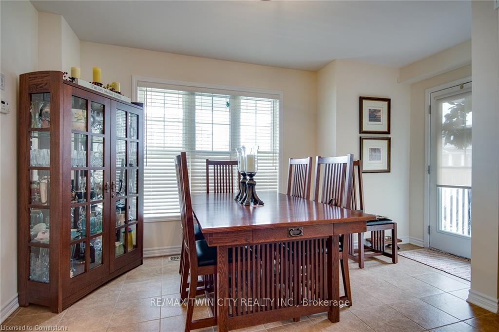 Photo 11 of 18 Blue Oak Street, Kitchener, Trussler — HOMEH