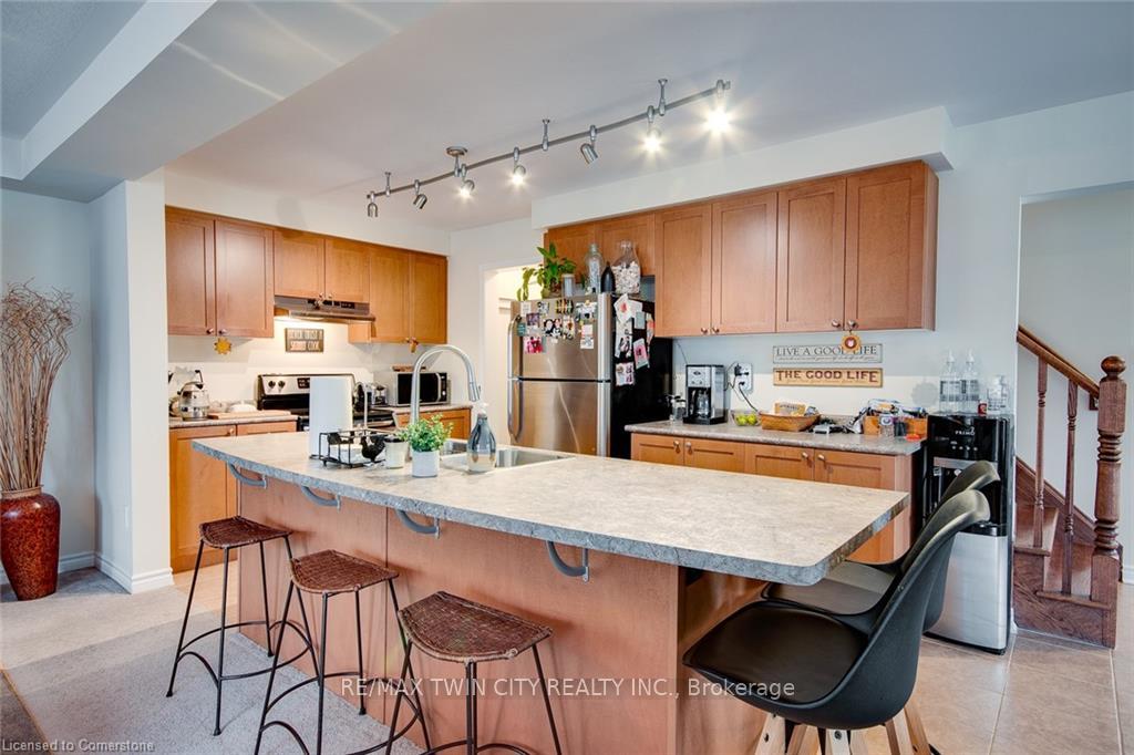 Photo 16 of 18 Blue Oak Street, Kitchener, Trussler — HOMEH