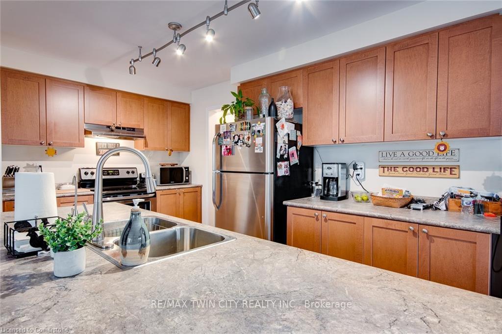 Photo 17 of 18 Blue Oak Street, Kitchener, Trussler — HOMEH
