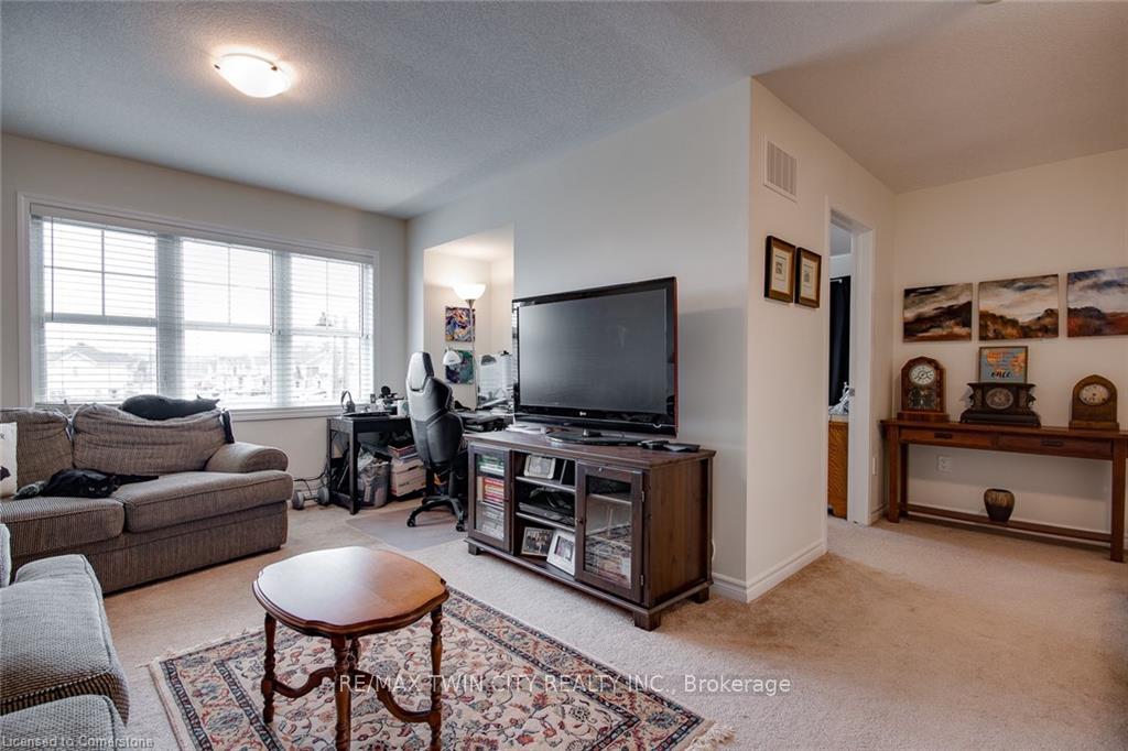 Photo 25 of 18 Blue Oak Street, Kitchener, Trussler — HOMEH