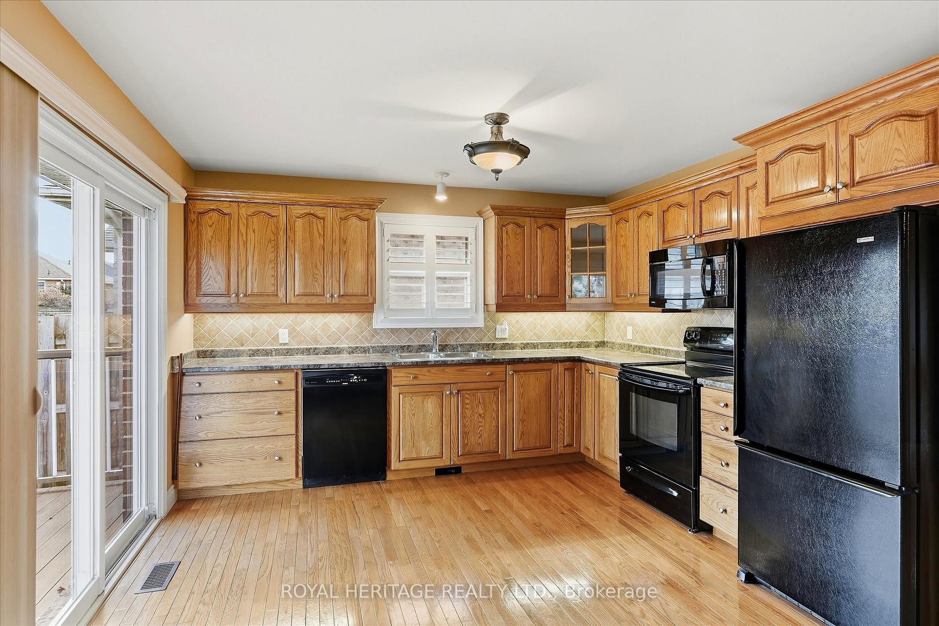 Photo 16 of 194 Mclaughlin Road, Kawartha Lakes, Lindsay — HOMEH