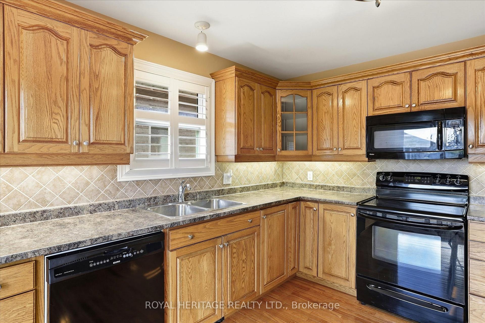 Photo 18 of 194 Mclaughlin Road, Kawartha Lakes, Lindsay — HOMEH
