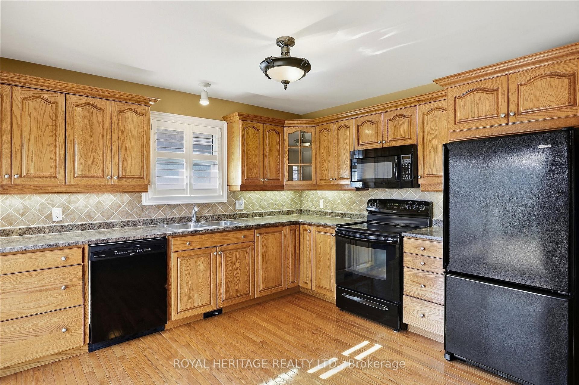 Photo 20 of 194 Mclaughlin Road, Kawartha Lakes, Lindsay — HOMEH