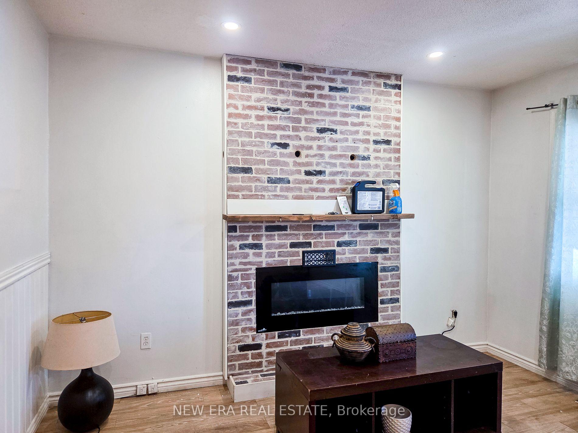 Photo 15 of 212 Niagara Street, St. Catharines, Facer — HOMEH