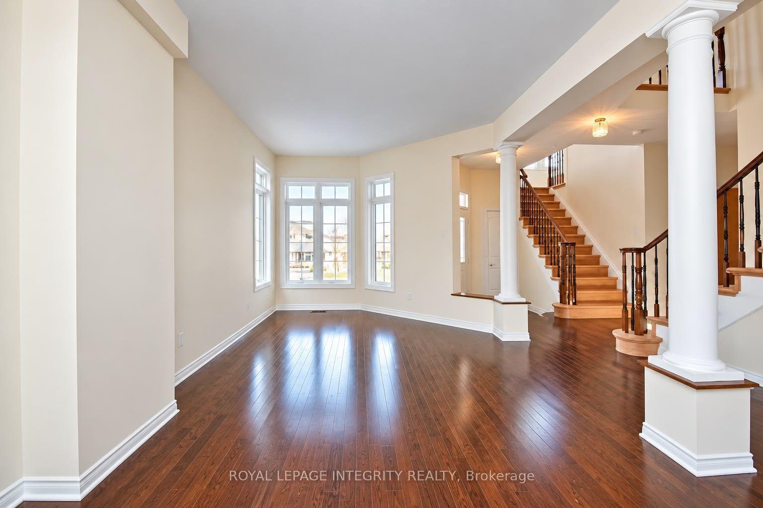 Photo 2 of 104 Whitestone Drive, Ottawa, Central Park — HOMEH