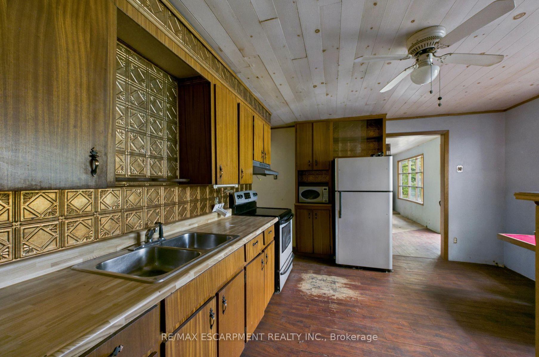 Photo 7 of 115 Broadbent Road, McKellar — HOMEH