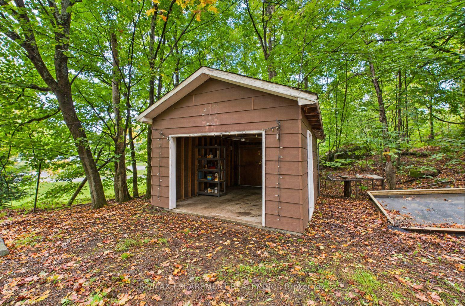 Photo 13 of 115 Broadbent Road, McKellar — HOMEH