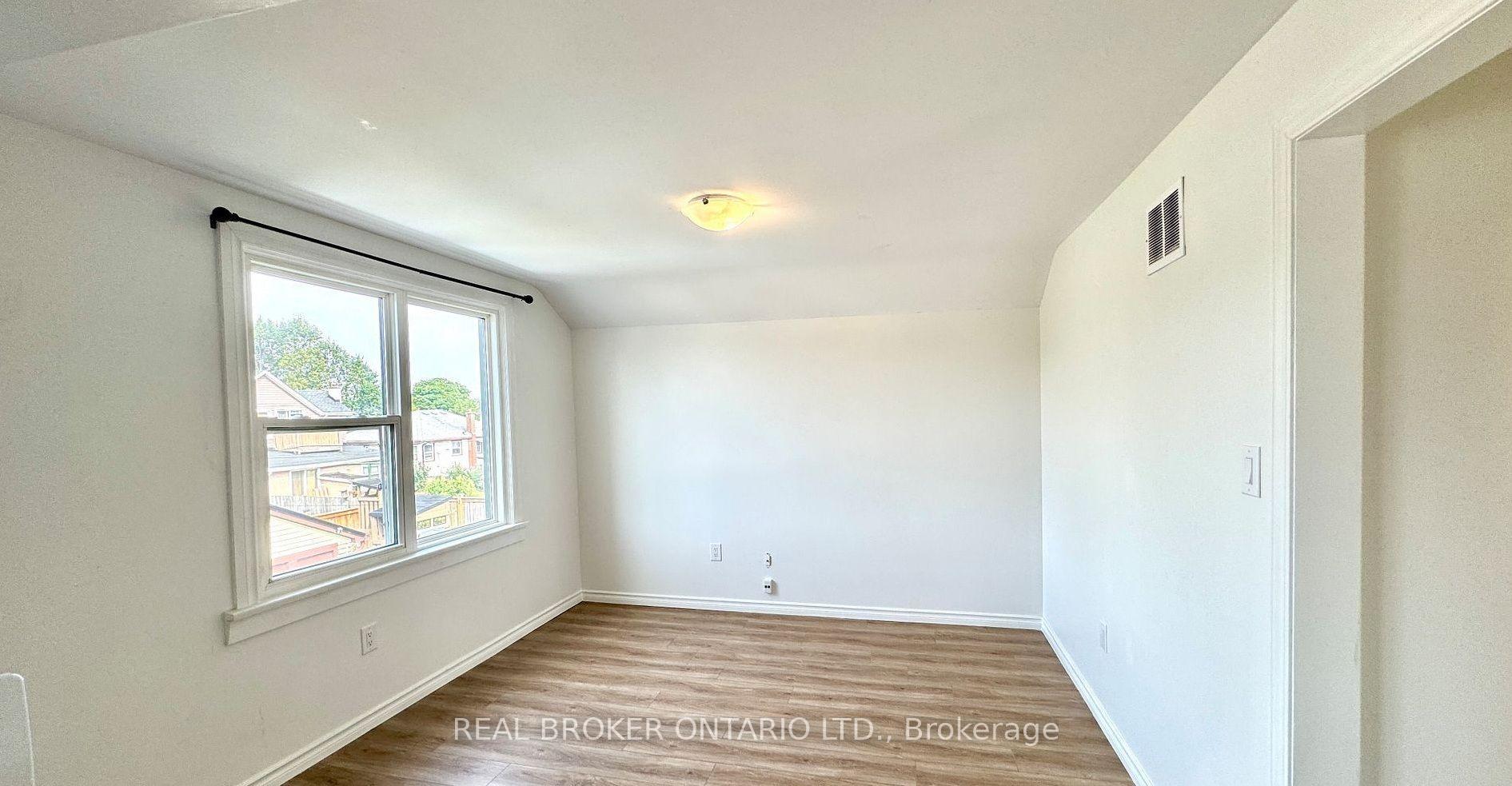 Photo 2 of Unit Upper, 301 Wallace Ave S, Welland, Lincoln/Crowland — HOMEH