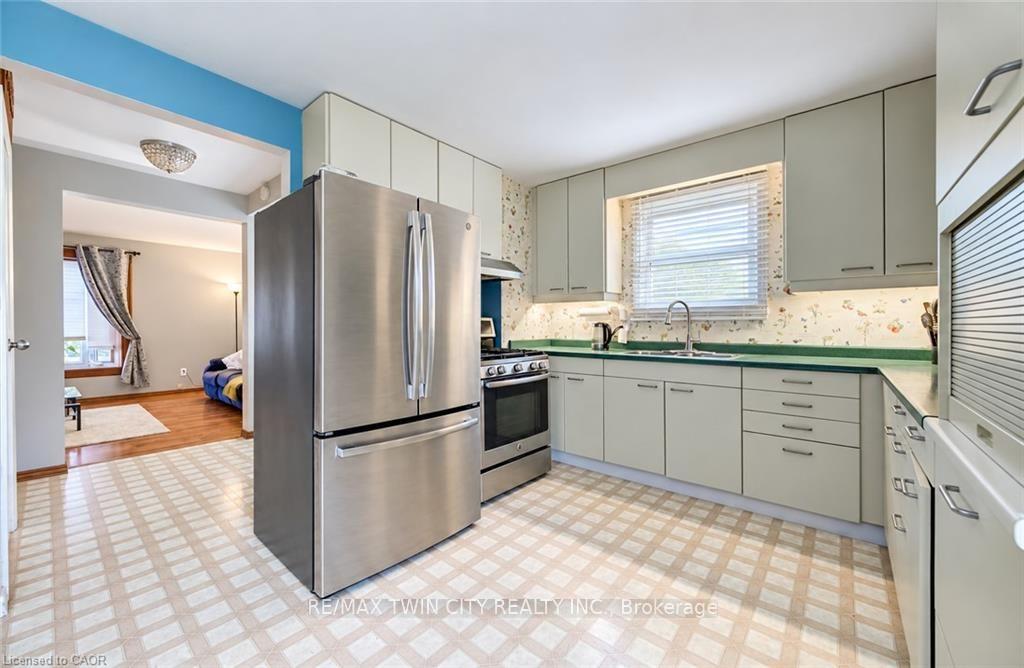 Photo 11 of 136 Sekura Crescent, Cambridge, Greenway-Chaplin — HOMEH