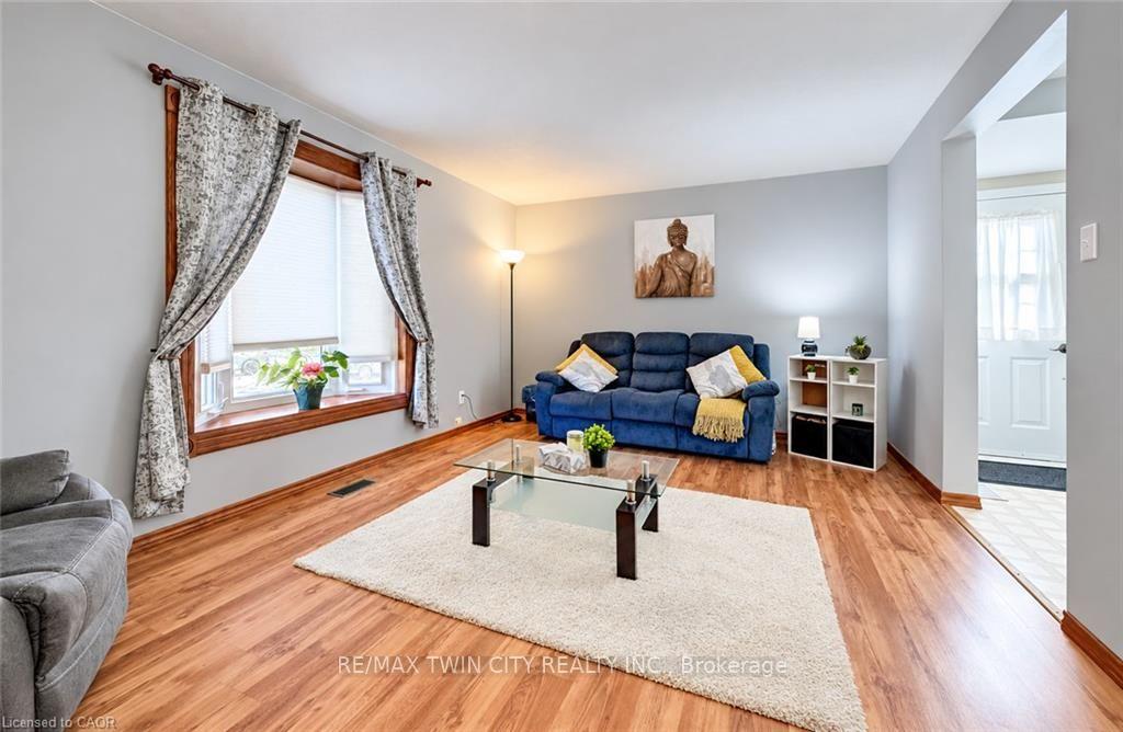 Photo 13 of 136 Sekura Crescent, Cambridge, Greenway-Chaplin — HOMEH