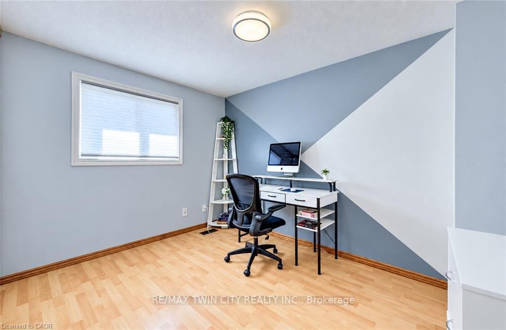 Photo 19 of 136 Sekura Crescent, Cambridge, Greenway-Chaplin — HOMEH