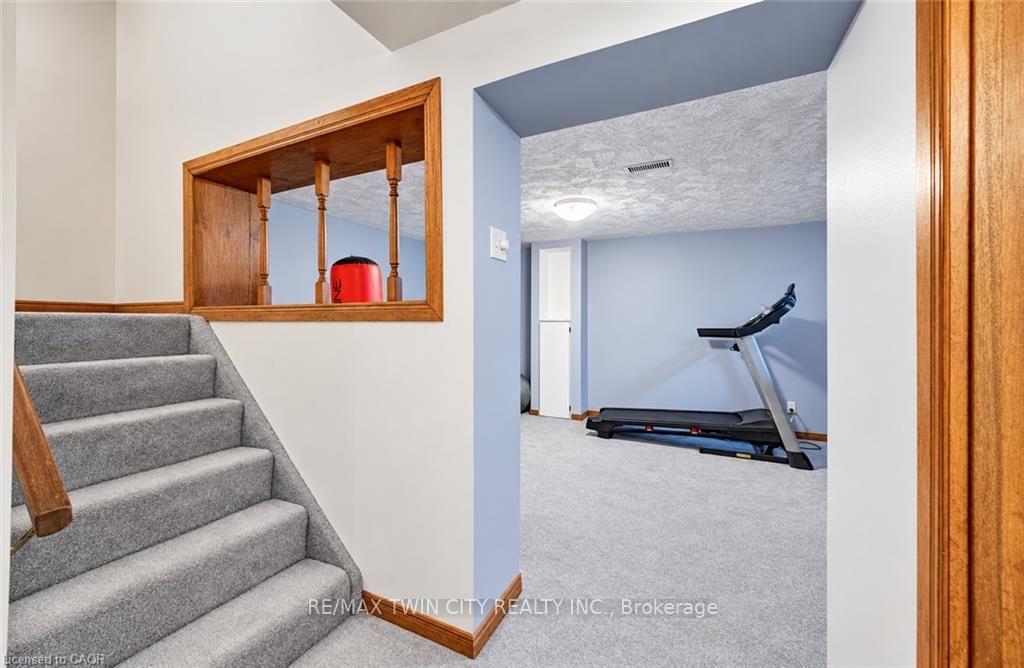 Photo 21 of 136 Sekura Crescent, Cambridge, Greenway-Chaplin — HOMEH