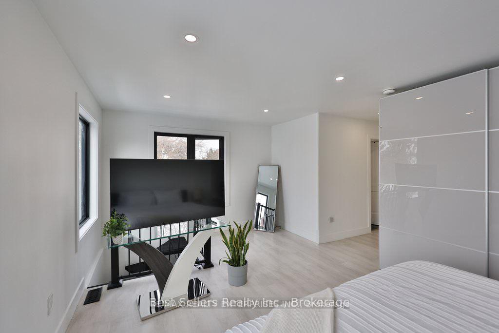 Photo 8 of Unit 2B, 172 Royal York Road, Etobicoke, Mimico — HOMEH