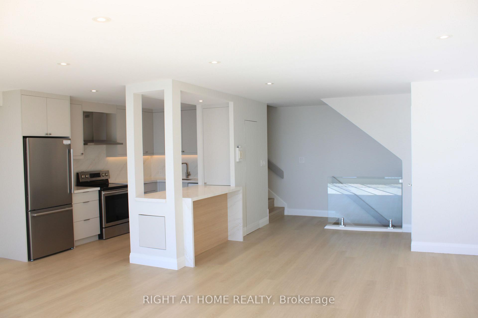 Photo 6 of Unit 2431, 33 Harbour Square, Toronto, Waterfront Communities — HOMEH