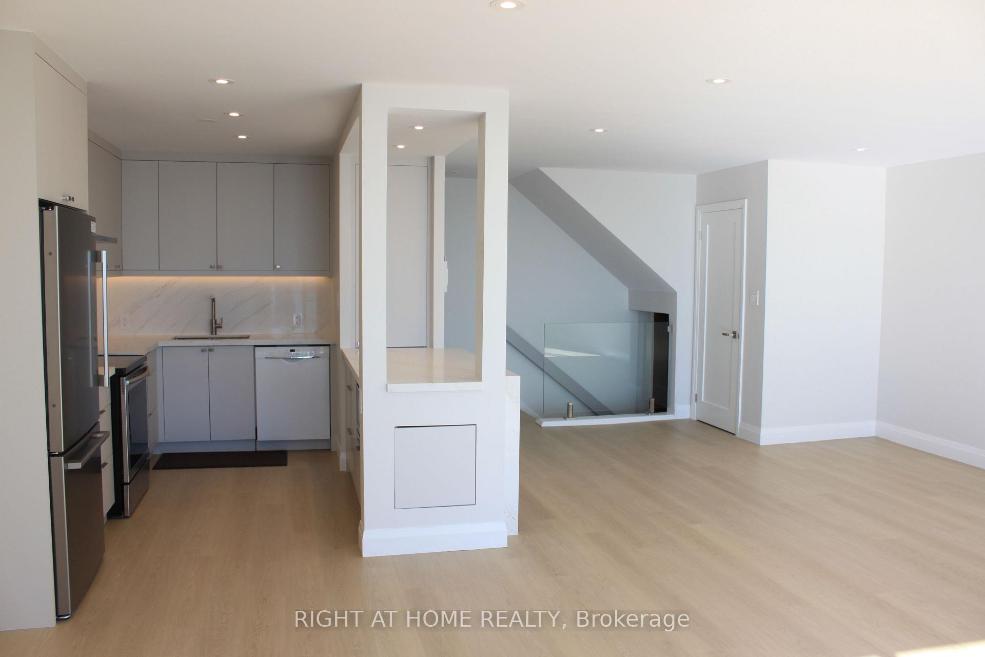 Photo 8 of Unit 2431, 33 Harbour Square, Toronto, Waterfront Communities — HOMEH