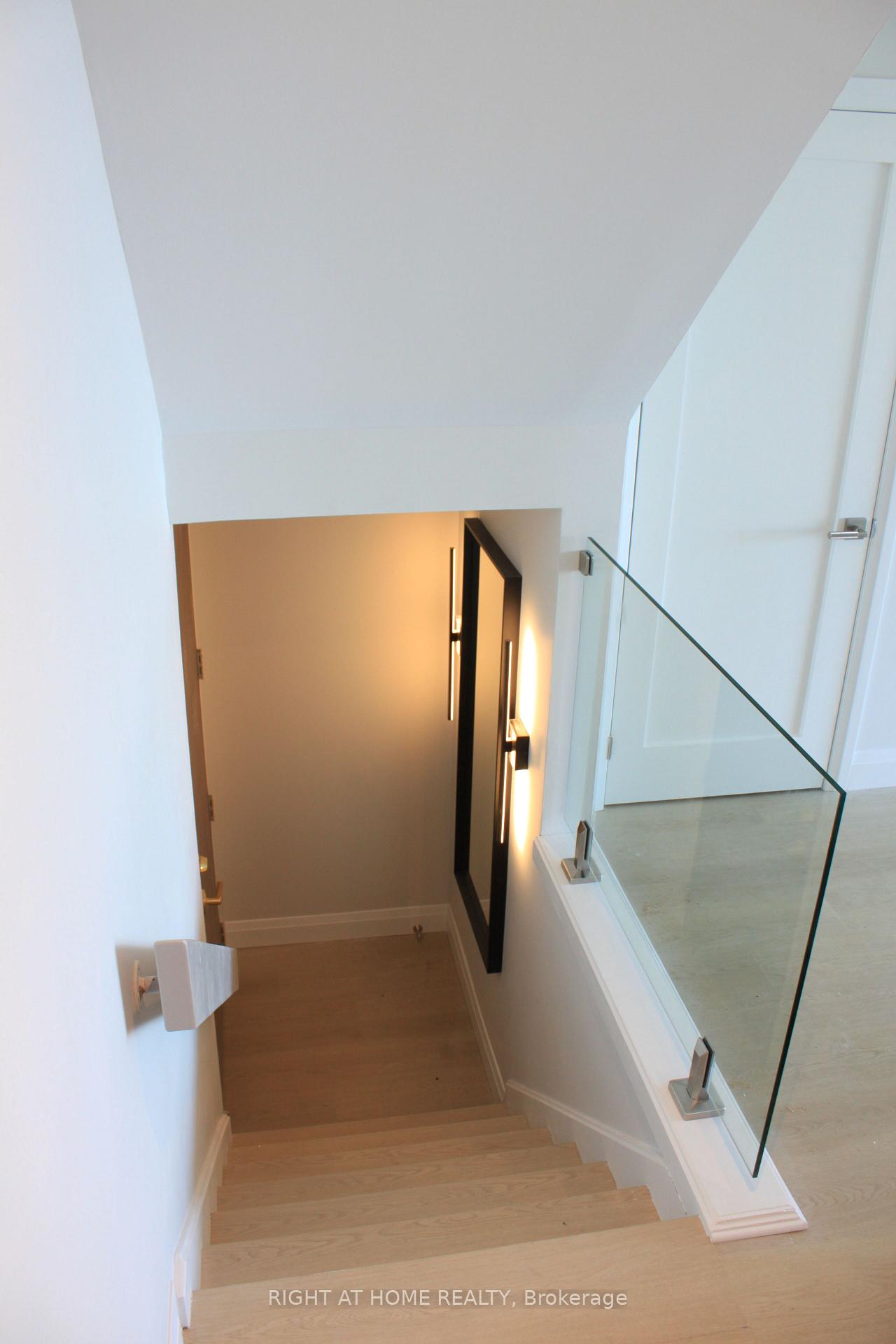 Photo 12 of Unit 2431, 33 Harbour Square, Toronto, Waterfront Communities — HOMEH