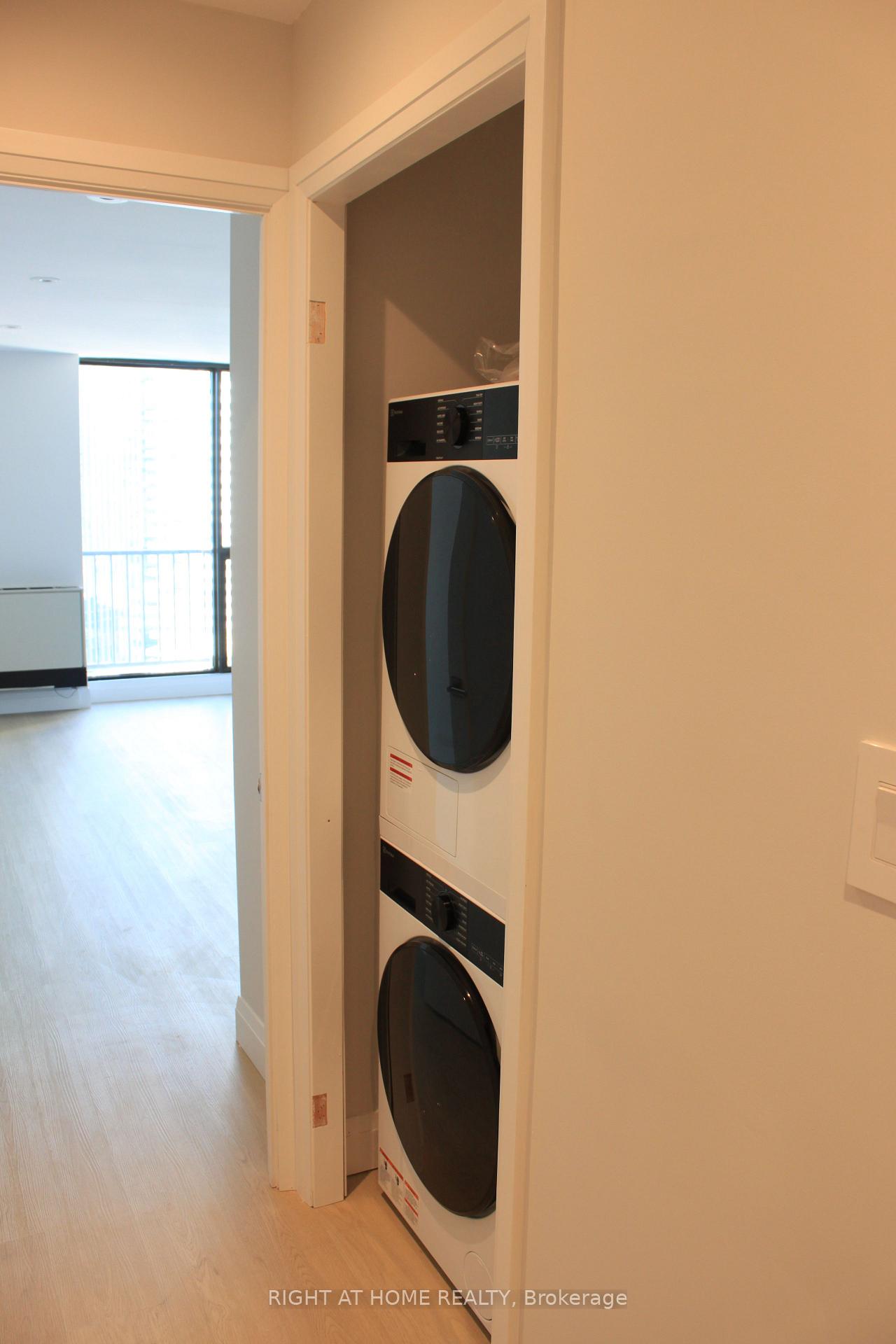 Photo 14 of Unit 2431, 33 Harbour Square, Toronto, Waterfront Communities — HOMEH