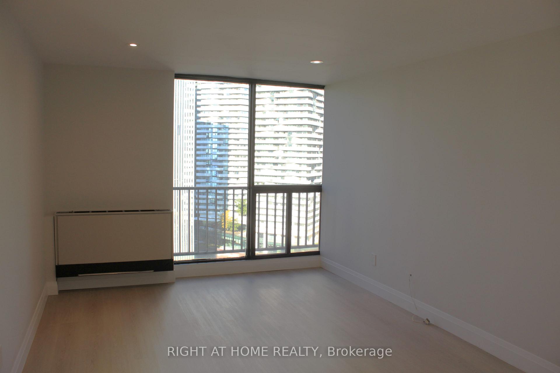Photo 15 of Unit 2431, 33 Harbour Square, Toronto, Waterfront Communities — HOMEH